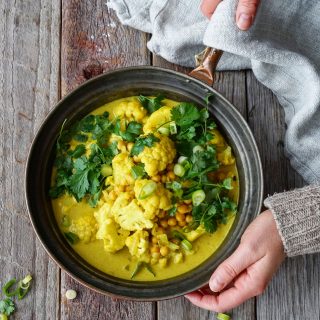 Grønn curry med kikerter og blomkål
